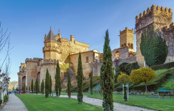 Ruta medieval en Navarra: Artajona, Olite y Ujué en un día